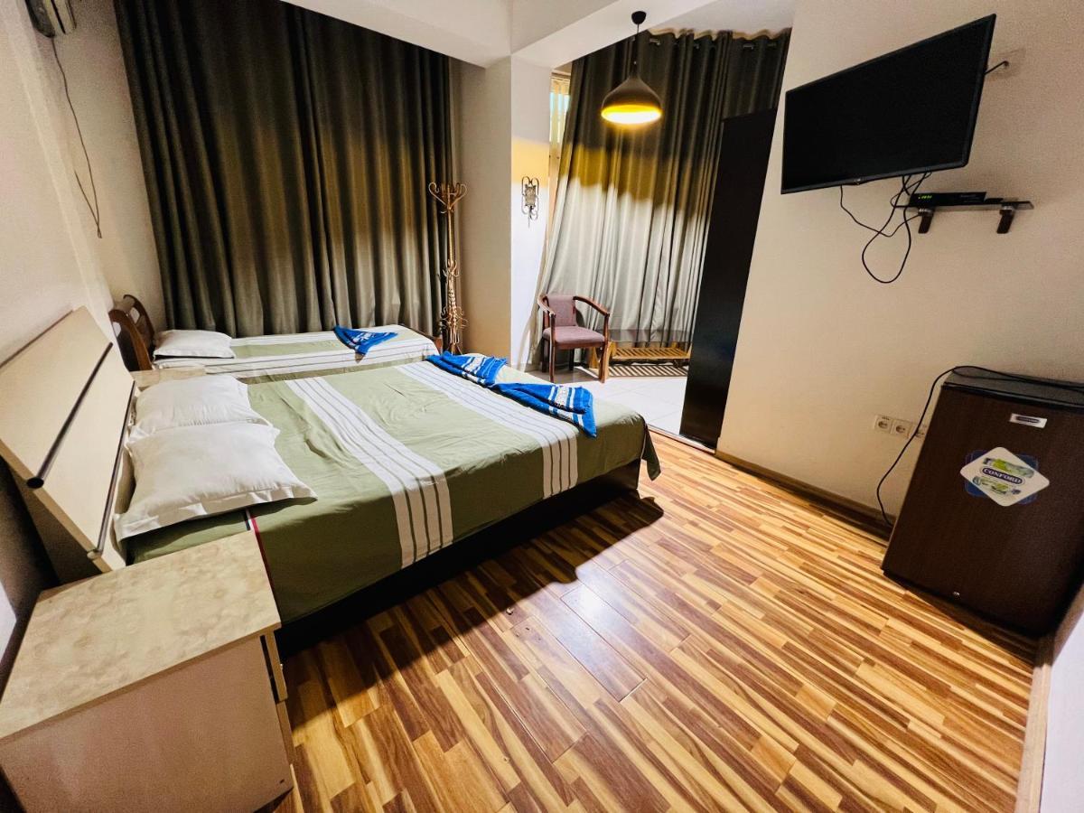 Hotel-Riverside Tasjkent Eksteriør billede